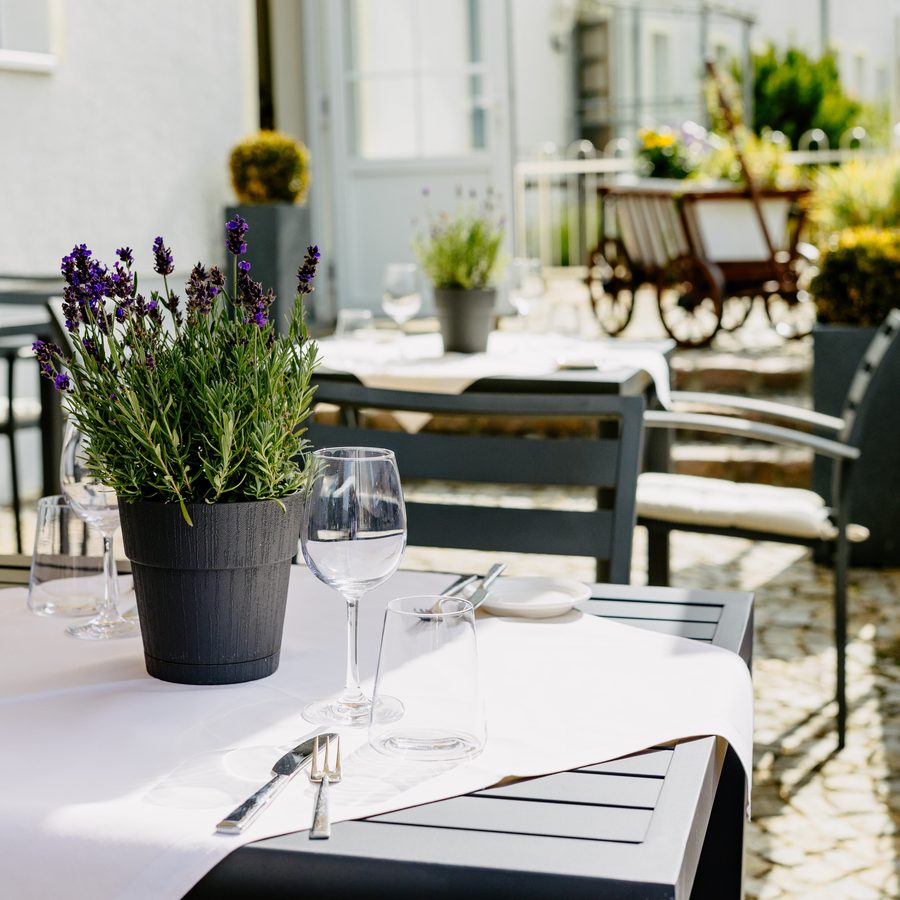 Tisch auf der Terrasse